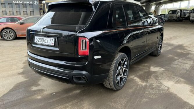 Cullinan Black Badge