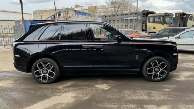 Cullinan Black Badge